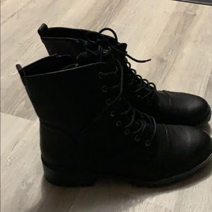 Woman’s Black Boots Side Zipper Sz 11 nwot